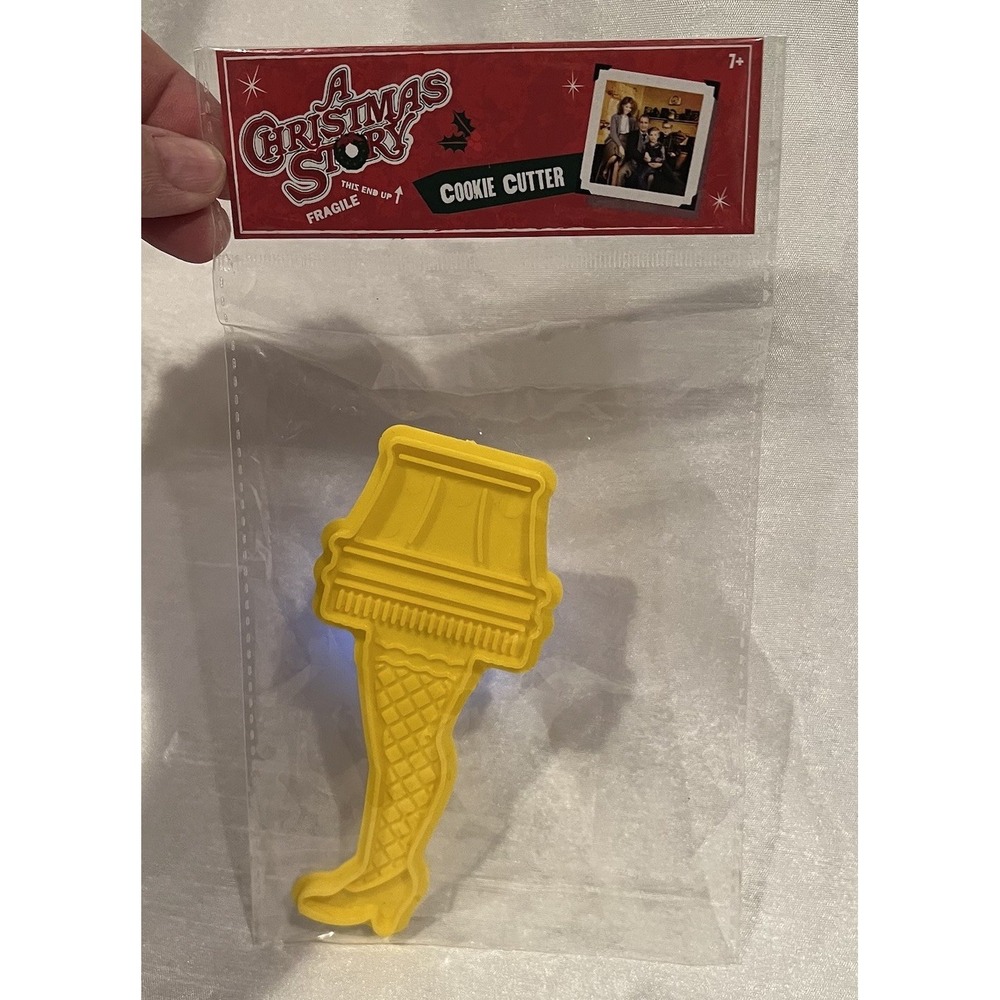 A Christmas‎ Story 'Leg Lamp' Cookie Cutter NIP NOS